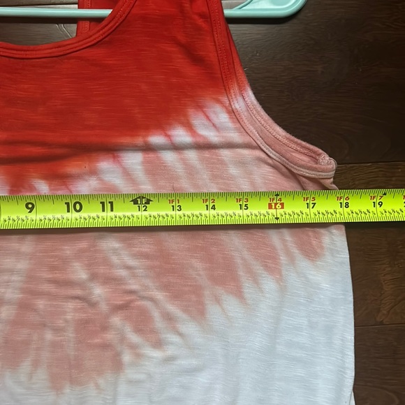 Red and White Wrangler Tank Top - Picture 3 of 9